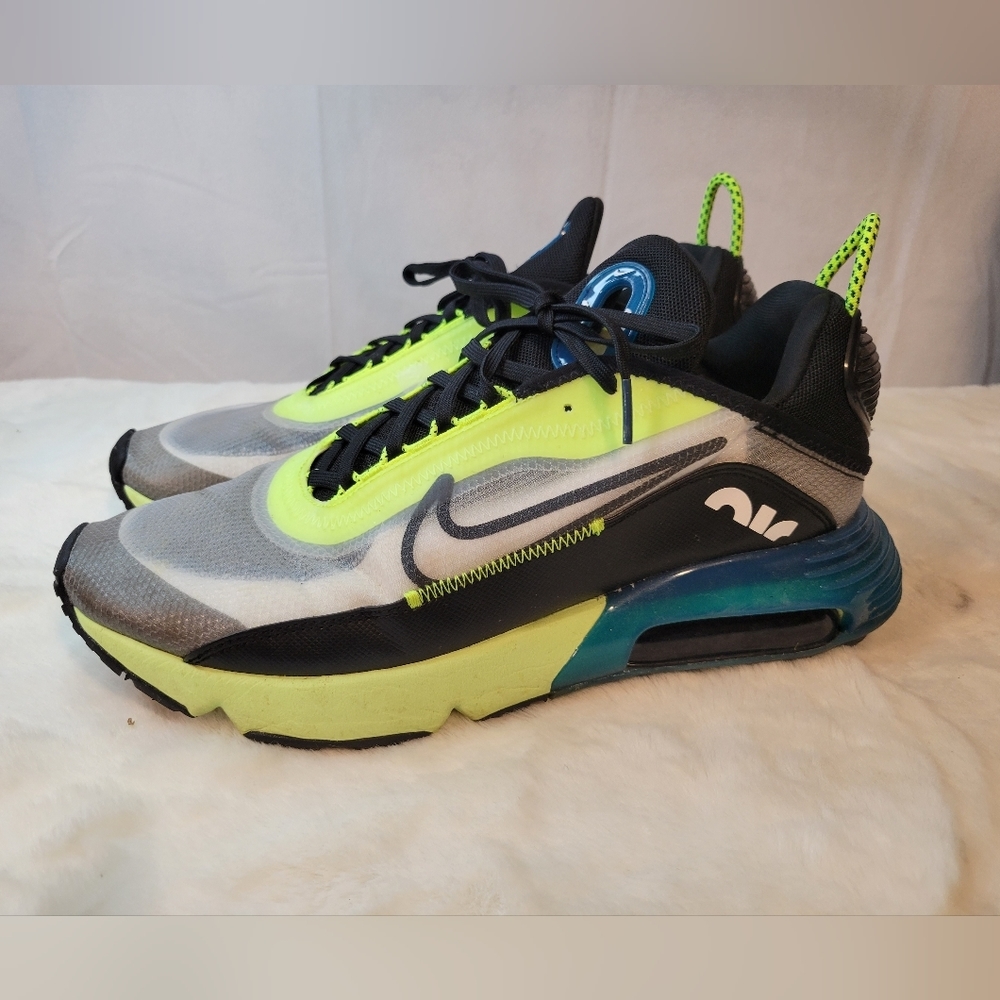 NIKE Air Max 2090 "Volt Blue" Sneakers (BV9977-101)